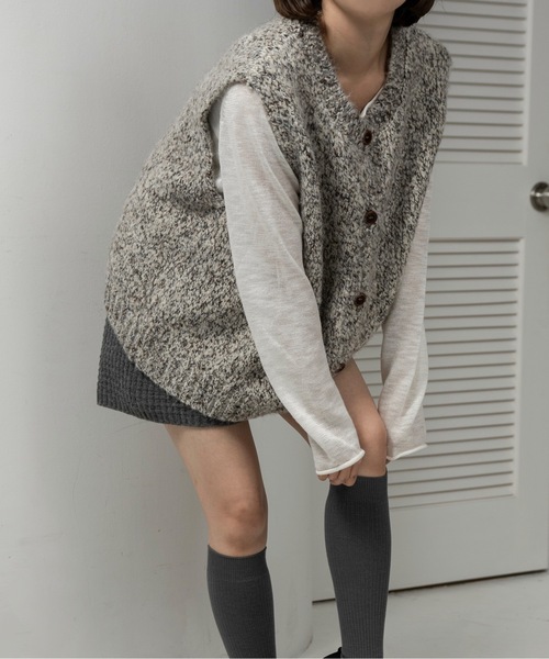 lawgy（ラウジー） ベスト ジレ fluffy mix wood like button knit