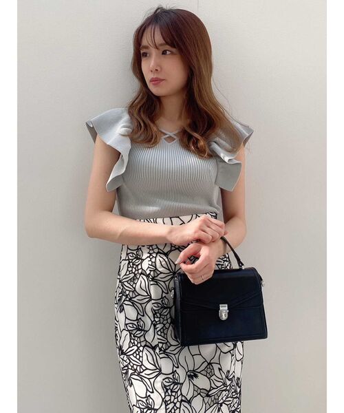 Heve クロスラッフルTOPS ブラック Heve クロスラッフルTOPSブラック