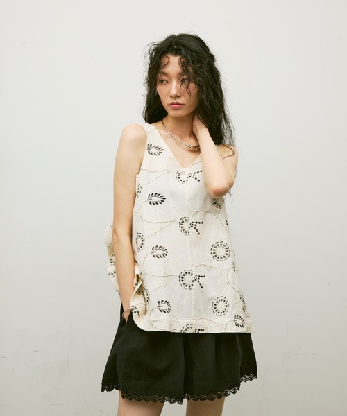 Unlogical Poem刺繍デザインのフレアブラウス リネンシャツ ブラウス シャツ Botanical embroidered flare blouse