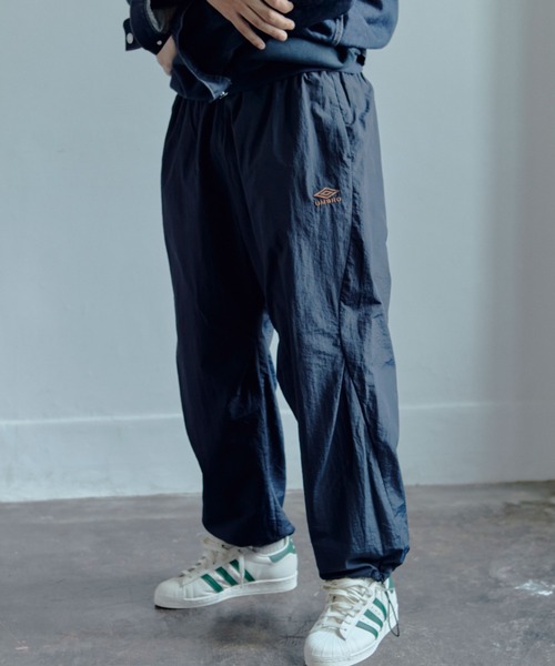 umbro（アンブロ） パンツ 別注 ナイロントラックパンツ レディース