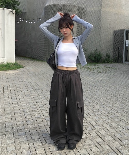 anyonemore パーカー スリムフィットカンガルーポケットクロップド