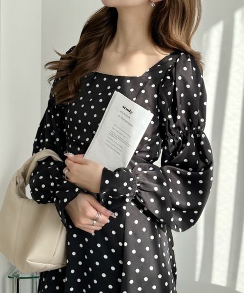 Ada. ワンピース スクエアネック パフスリーブ フレアワンピース