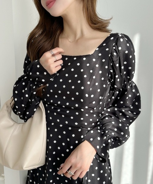 Ada. ワンピース スクエアネック パフスリーブ フレアワンピース