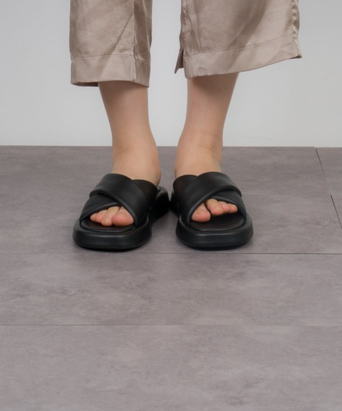 サンダル 「VINILO/ヴィニーロ」厚底 クロスサンダル 厚底サンダル  