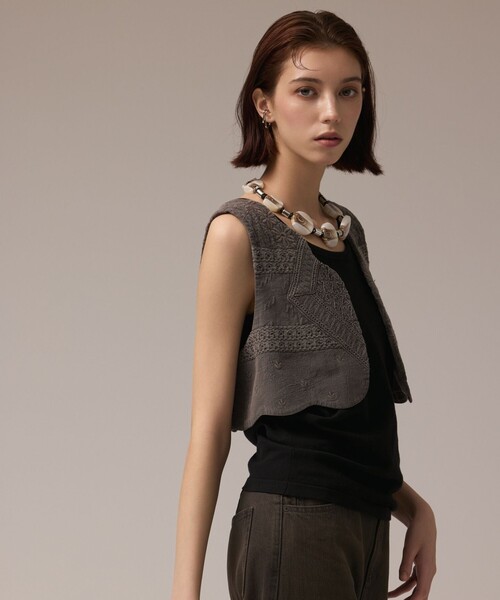 GRACE CONTINENTAL（グレースコンチネンタル） ベスト ジレ エンブロイ