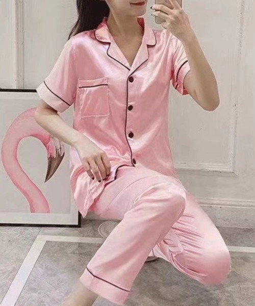 【未使用】Akiakane アキアカネ　さえら　ルームウェア　ピンク 値下げ 新品！さえら アキアカネ ヒスクローネ ナイティ