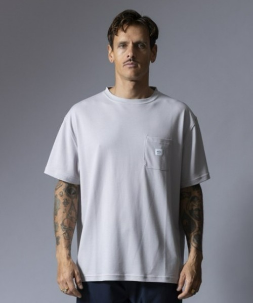 ROARK REVIVAL（ロアークリバイバル） tシャツ 「ROARK」”LABEL POCKET
