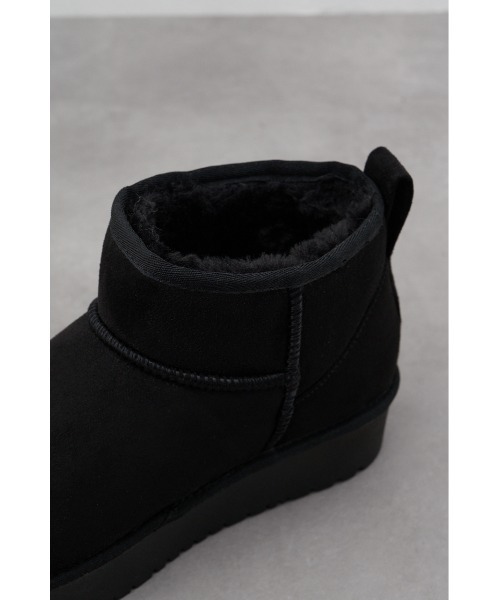 AZUL BY MOUSSY（アズールバイマウジー） ブーツ 厚底ムートンショート