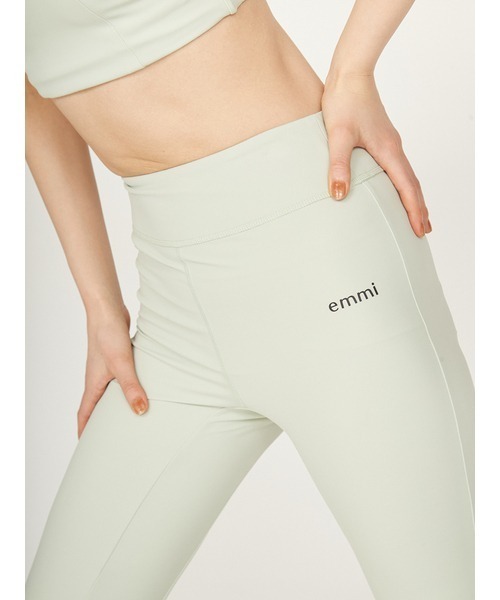 【emmi yoga】サステナレッチレギンス　サイズ1 emmi レギンス スパッツ サステナレッチカプリレギンス レディース