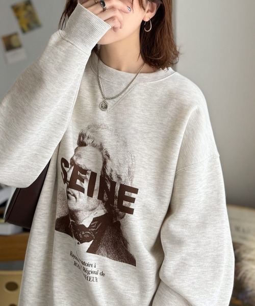 Java トレーナー スウェット ジャバコラボ」アートを纏う。肖像画裏