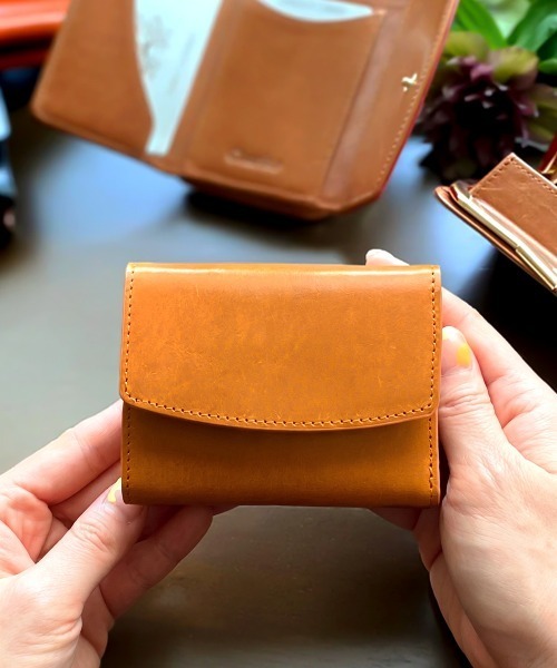 Charis Poche（カリスポシェ） ミニ 財布 「本革」がま口 三つ折り
