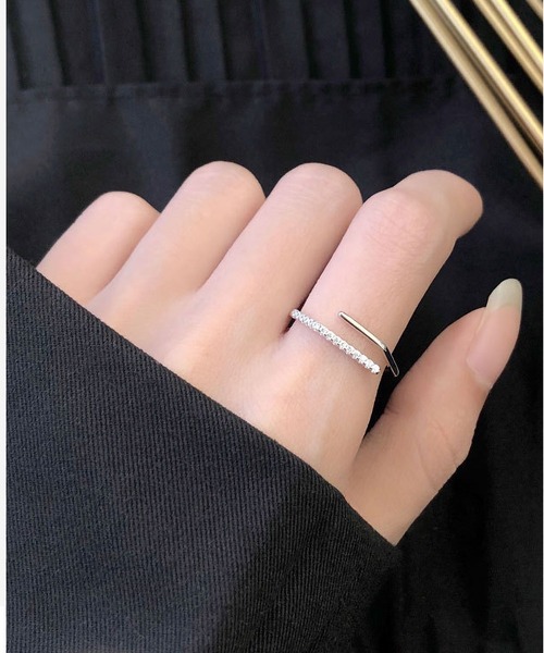 LA VORAGINE（ラ ヴォラジネ） 指輪 リング エコジルコン付きリング