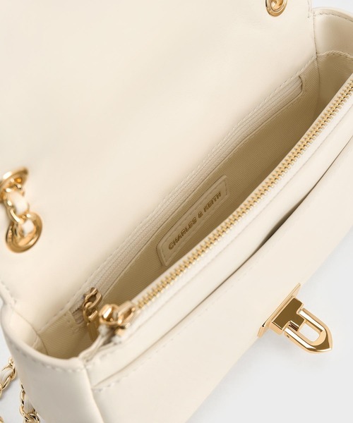CHARLES & KEITH◆Arwen キルト ショルダーバッグ◆送料込 CHARLES & KEITH Arwen アルウェン キルトショルダーバッグ