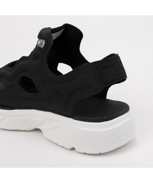 国内発★大人気！Reebok INSTA PUMP FURY サンダル！モノクロ インスタポンプフューリー サンダル ジップ / INSTAPUMP FURY