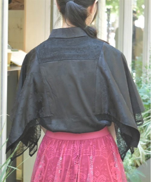 axes femme（アクシーズ ファム） ブラウス シャツ ケープ風ジャカード