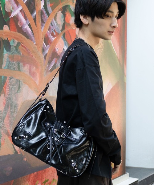 LAND MUSEUM ショルダーバッグ LAND MUSEUM／スタッズショルダーBAG