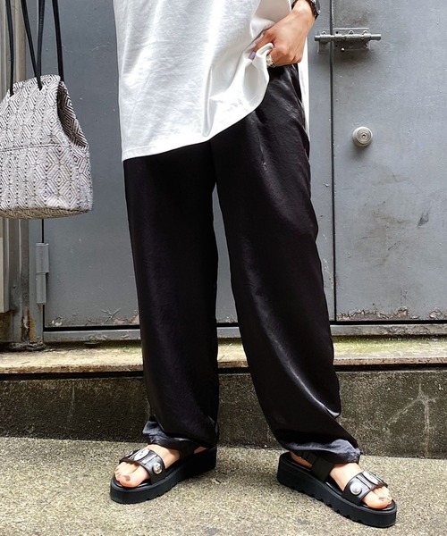 PAGEBOY（ページボーイ） パンツ グロッシーサテンイージーパンツ