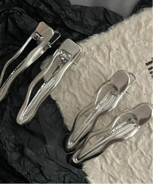 BARELY BLUE ヘアピン 「 BARELY BLUE / ベアリーブルー 」 メタル