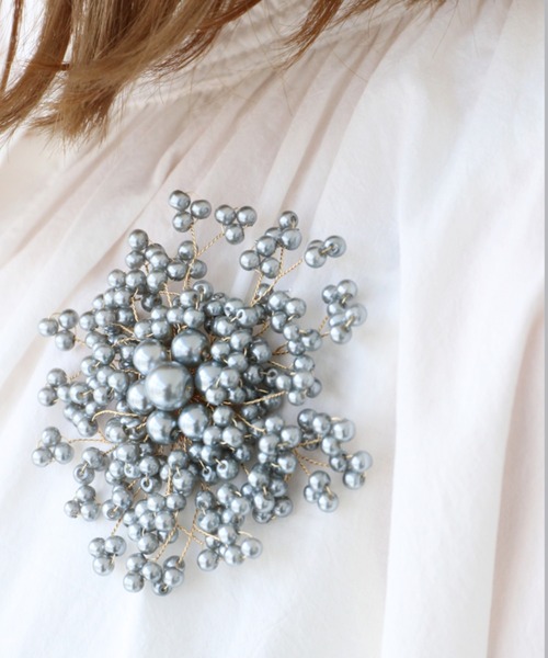 sanpo kuschel（サンポクシェル） ブローチ パールの輝きで花を創る