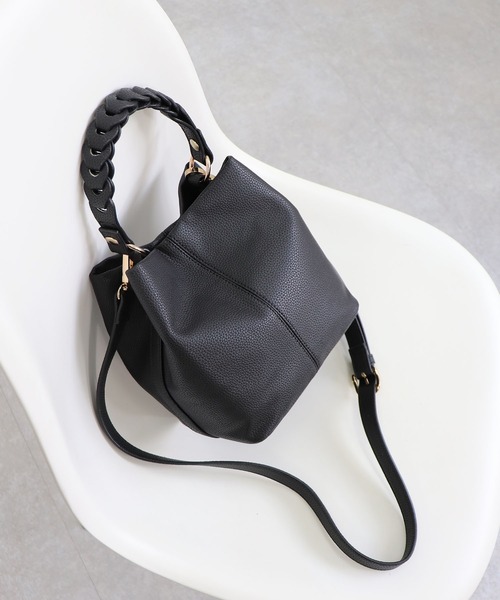 ｚ*ｉ様 ［美品］ブラックハンドバッグ 編み込みハンドル MIAN ショルダーバッグ バッグ 編み込みハンドル2wayショルダー