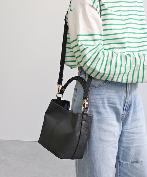 ｚ*ｉ様 ［美品］ブラックハンドバッグ 編み込みハンドル MIAN ショルダーバッグ バッグ 編み込みハンドル2wayショルダー