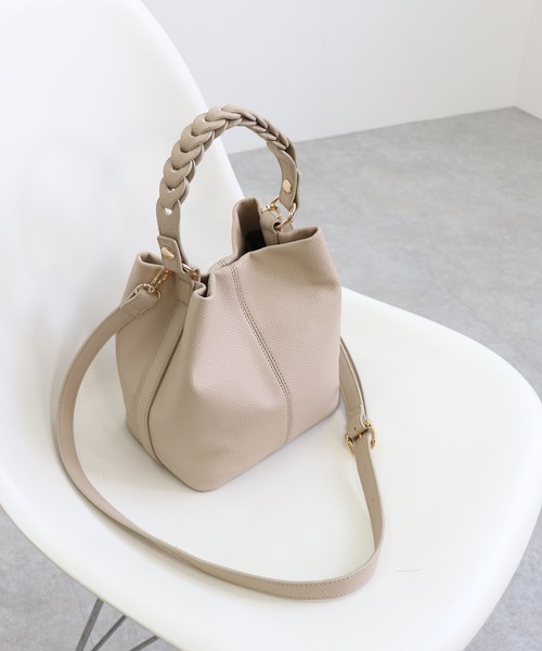 ｚ*ｉ様 ［美品］ブラックハンドバッグ 編み込みハンドル MIAN ショルダーバッグ バッグ 編み込みハンドル2wayショルダー