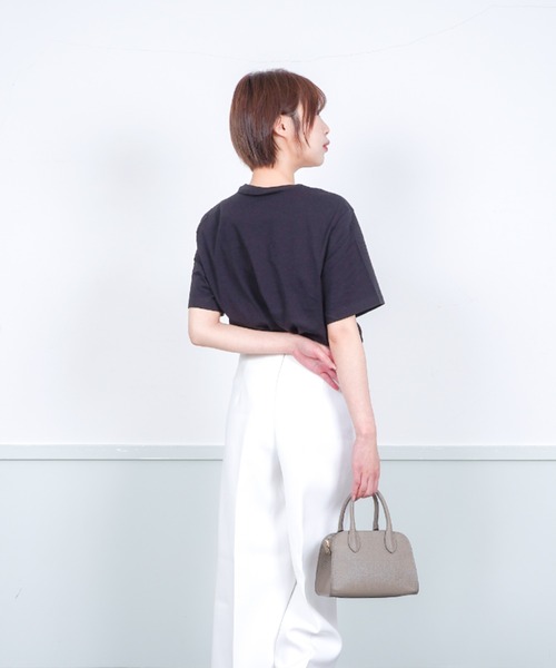 CHRISTIAN VILLA ホワイト 本革　ショルダーバッグ CHRISTIAN VILLA イタリア製 ショルダーバッグ ハンドバッグ 本