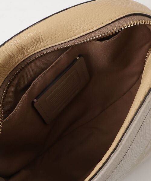 「COACH」 ショルダーバッグ - ベージュ レディースの画像