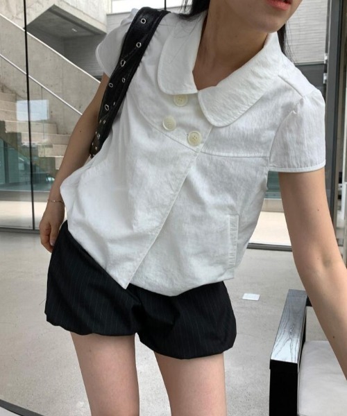 ブラウス シャツ 大人可愛い パフスリーブ ダブルボタン クロップド 