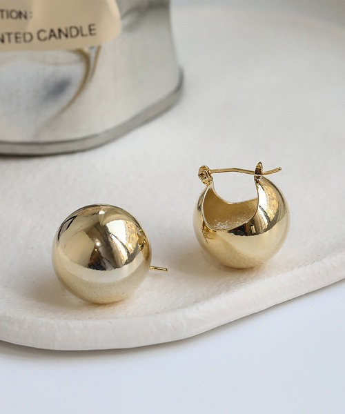 LA VORAGINE（ラ ヴォラジネ） ピアス 金属アレルギー対応立体球状