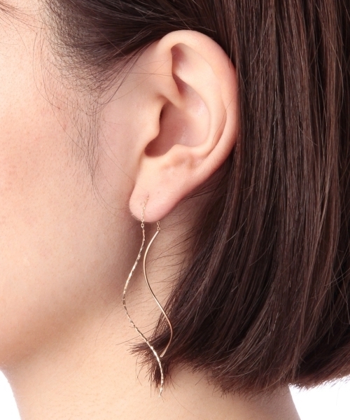 COCOSHNIK ピアス K10ポリッシュ×ミラーカット S字ライン