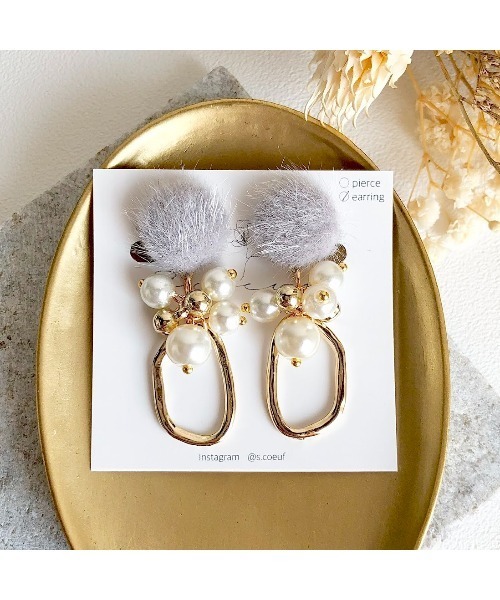 お花のカボションとファーの2wayイヤリング アクセサリー お花のカボションとファーの2wayイヤリング