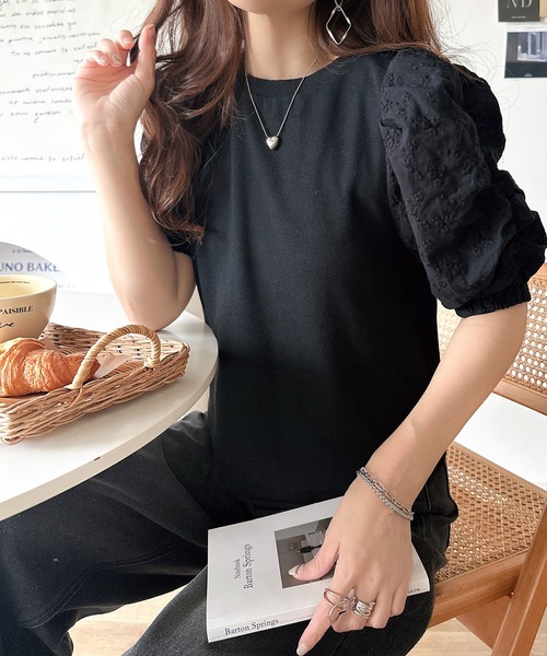 classicalelf（クラシカルエルフ） tシャツ 一枚で魅せる花柄スリーブ