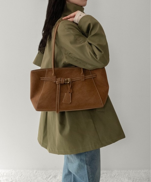 on：nue（オンニュ） ショルダーバッグ バッグ 「on:nue」ベルテッド 