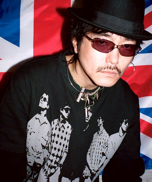 PLEASURES（プレジャーズ） tシャツ × OASIS DEFINITELY HEAVYWEIGHT S