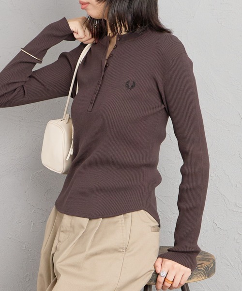 FRED PERRY（フレッドペリー） ニット セーター 別注 ワンポイントロゴ