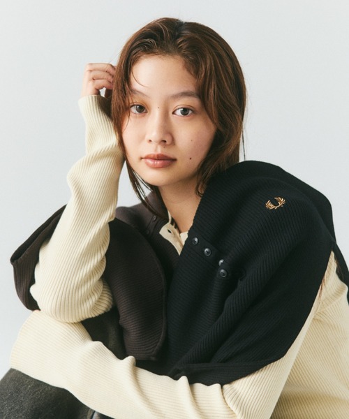 FRED PERRY（フレッドペリー） ニット セーター 別注 ワンポイントロゴ