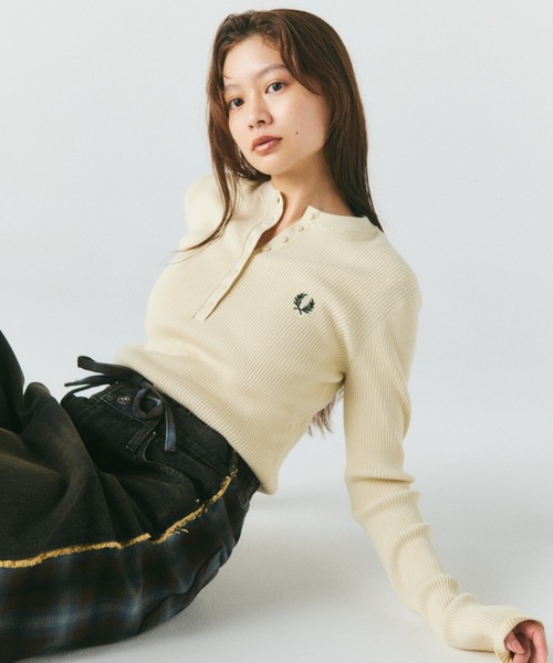 FRED PERRY（フレッドペリー） ニット セーター 別注 ワンポイントロゴ