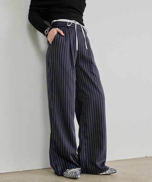 d.i.a未使用に近いストライプショーパン solleim パンツ ダブルウエストピンストライプパンツ レディース