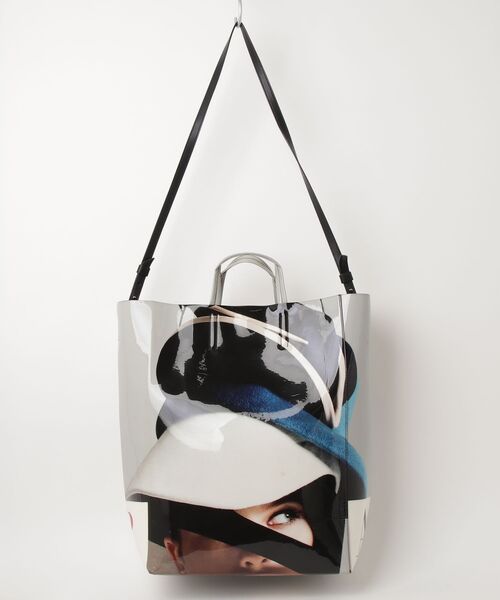 「Acne Studios」 Baker PVC tote 2WAYバッグ - グレー レディースの画像