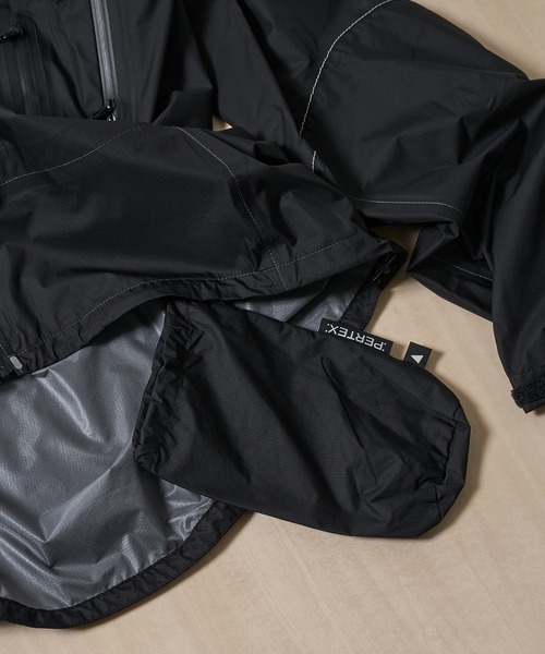 ナイロンジャケット 「and wander/アンドワンダー」3L UL rain jacket メンズの画像