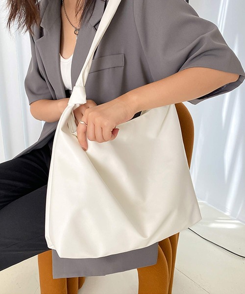 ベージュレザー ノットハンドルバッグ shopnikoniko トートバッグ 合成皮革 ノットハンドル レディース