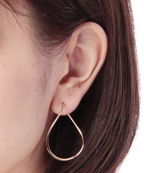 COCOSHNIK（ココシュニック） ピアス K10ポリッシュ 変形フープピアスM