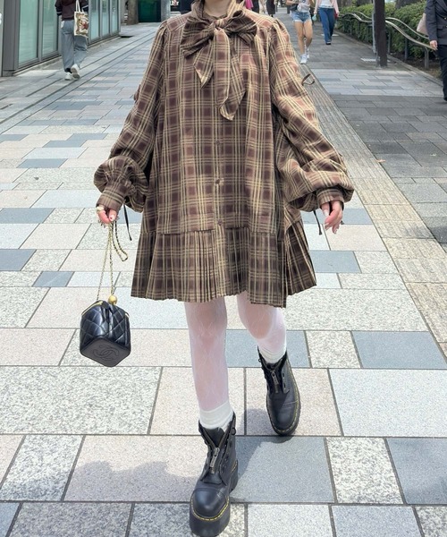 半額以下　新品未使用　ボウタイプリーツミニワンピース【アプワイザーリッシェ】 Alley Tokyo ワンピース プリーツミニボウタイワンピ : ZOZOTOWN Yahoo