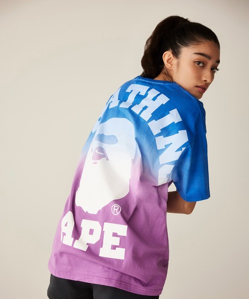tシャツ GRADATION BIG COLLEGE OVERSIZED TEE レディースの画像