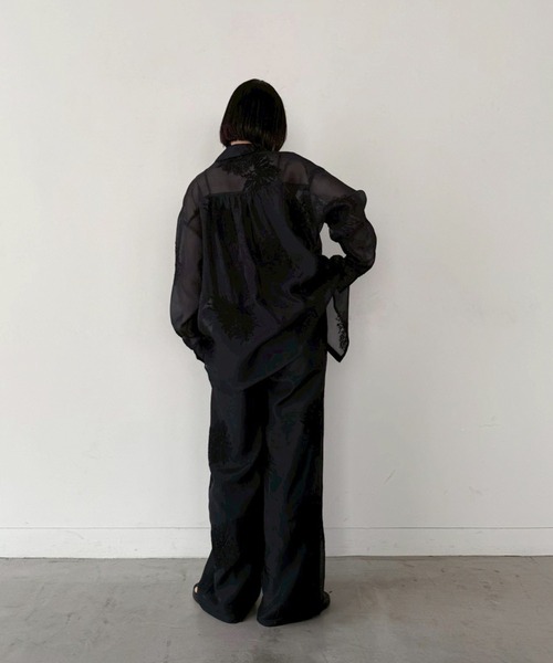 ワイドパンツ パンツ フラワーエンブロイダリーシアーワイドパンツ「セットアップ対応」「by SON」 レディースの画像