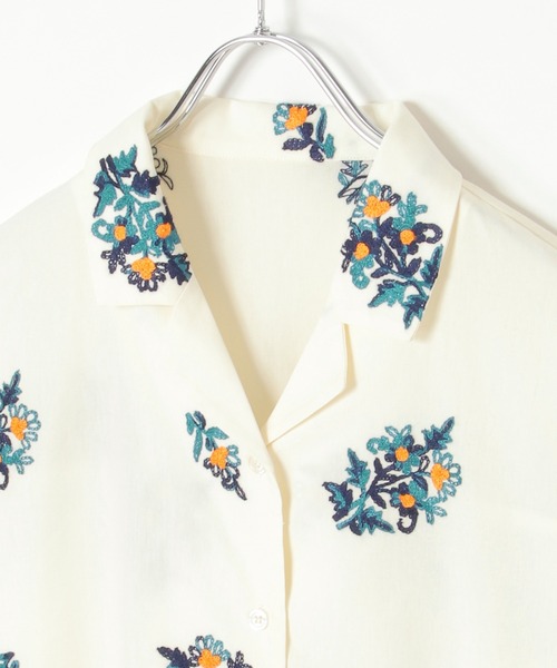 新品タグ付き！yuni  embroidely 刺繍　柄シャツ notch. ブラウス シャツ 半袖 「 notch. by yui 」エンブロイダリー