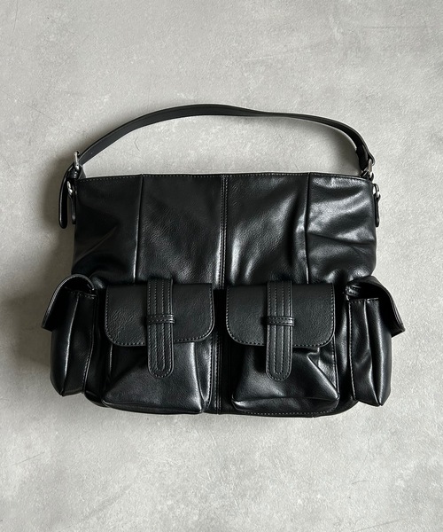 B.R.U ショルダーバッグ フェイクレザーアウトポケットアクセント