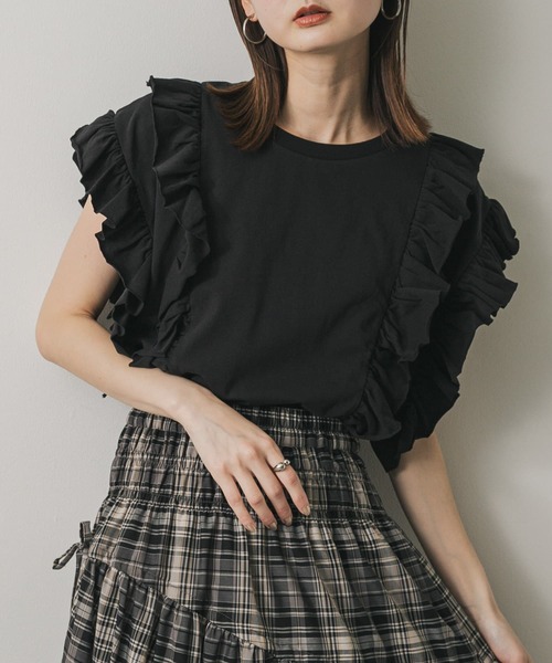 カネコイサオ　ピコフリル　美品　黒　フリル黒パフスリーブTシャツ カネコイサオ ピコフリル 美品 黒 フリル黒パフスリーブTシャツ 肩の