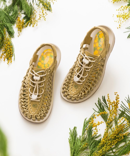 「KEEN」 フラットサンダル 25cm ライトイエロー レディースの画像